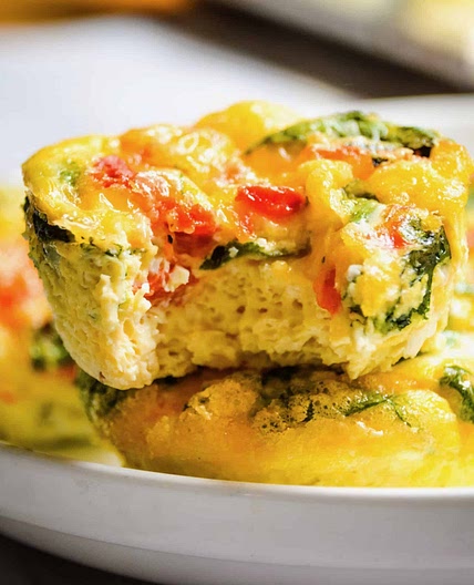 Roasted Red Pepper & Spinach Egg Cups