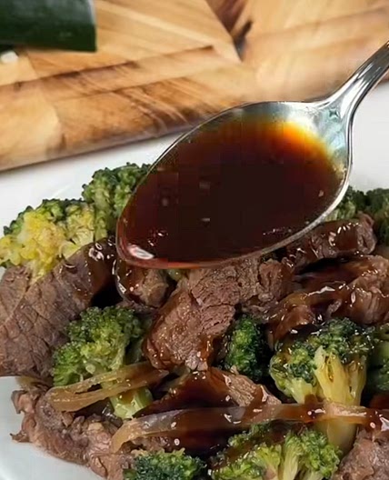 Homemade Slow Cooker Beef & Broccoli