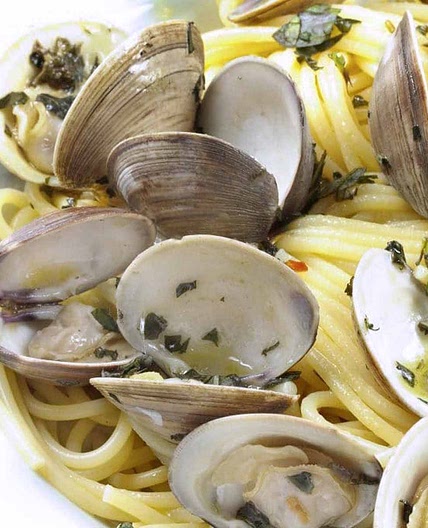 Linguine with Clams in a white sauce
