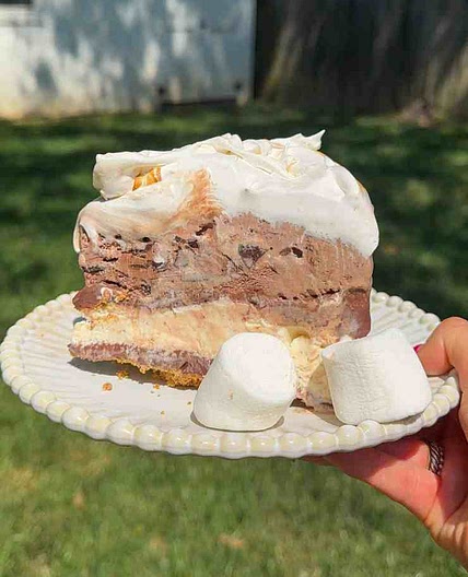 Smores Ice Cream Cake – The Ultimate Frozen Summer Dessert