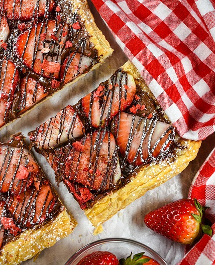 Nutella Puff Pastry Pizza