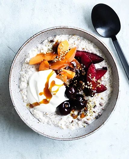Chia-oat Bircher bowl