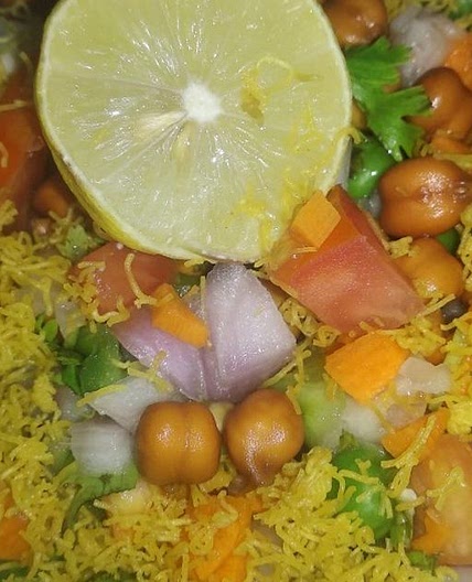 टमाटर गाजर की चाट (tamatar gajar ki chaat recipe in Hindi)