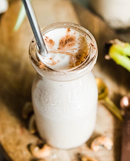 Creamy Banana Smoothie (Easy 5-Minute Recipe)
