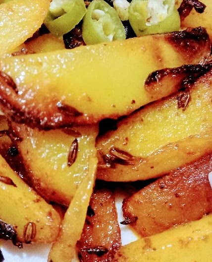 आलू भुजिया (aloo bhujiya recipe in Hindi)