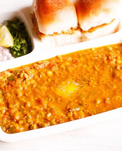 Pav Bhaji Recipe (Mumbai Street Food)