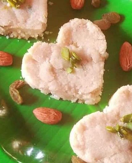 बनाना सेमोलिना हलवा(Banana Semolina Halwa Recipe In Hindi)