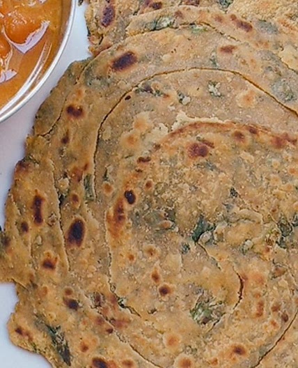 पालक लच्छा पराठा (Palak Lachha Paratha recipe in Hindi)
