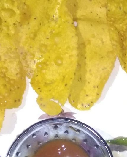 गुजराती फाफड़ा (gujarati fafda recipe in Hindi)