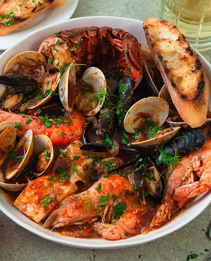 Cioppino (Italian Seafood and Tomato Stew)