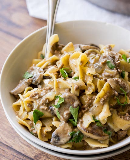 One Skillet Ground Beef Stroganoff