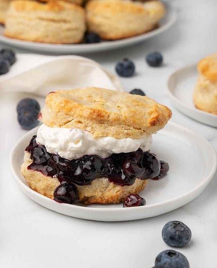 Easy Scones with Blueberries & Cream