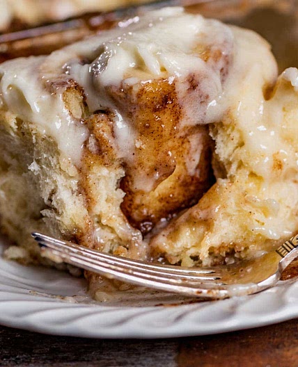 Homemade Cinnamon Rolls {Cinnabon Copycat}