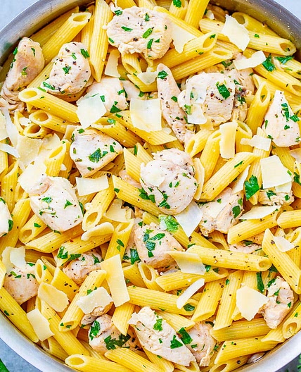 Lemon Butter Garlic Chicken Pasta