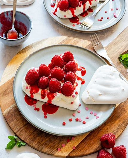 Heart-Shaped Mini Pavlovas Recipe