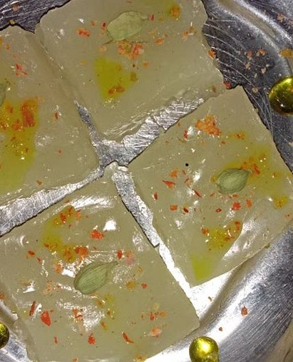 बॉम्बे ड्राई हलवा (bombay dry halwa recipe in Hindi)
