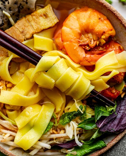 Mi Quang (Vietnamese Turmeric Noodle Soup)