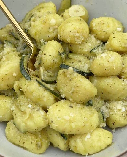 20-Minute Pesto Gnocchi with Zucchini