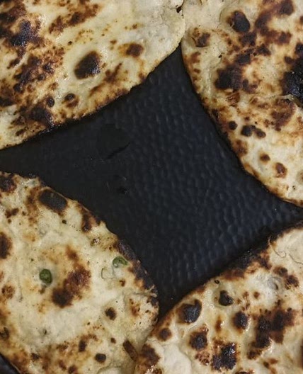 गार्लिकहरी मिर्च नान (Garlic hari mirch naan recipe in Hindi)