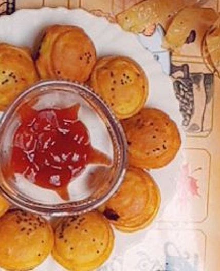 भरवां मूंग दाल अप्पे (Bharwan Moong dal appe recipe in Hindi)