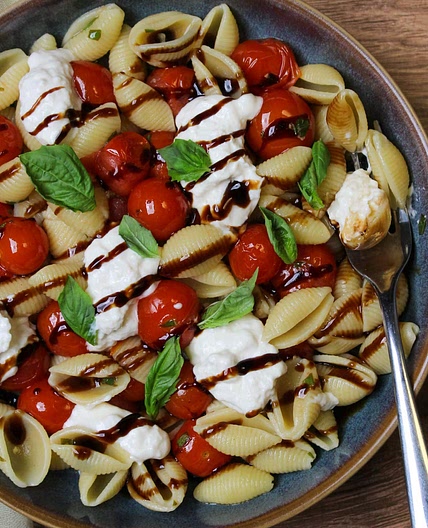 Easy Burrata Pasta With Burst Tomatoes