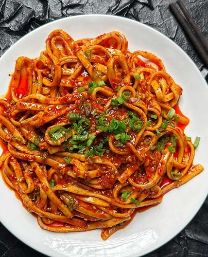 Garlic Chilli Noodles for Quick 10 Minute Dinner Ideas