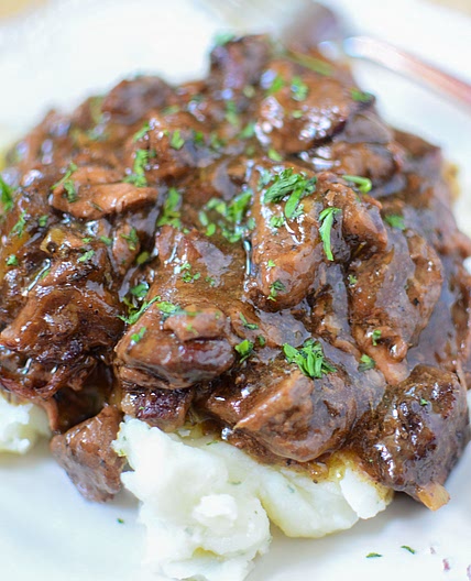 Slow Cooker Sirloin Beef Tips in Mushroom Gravy!