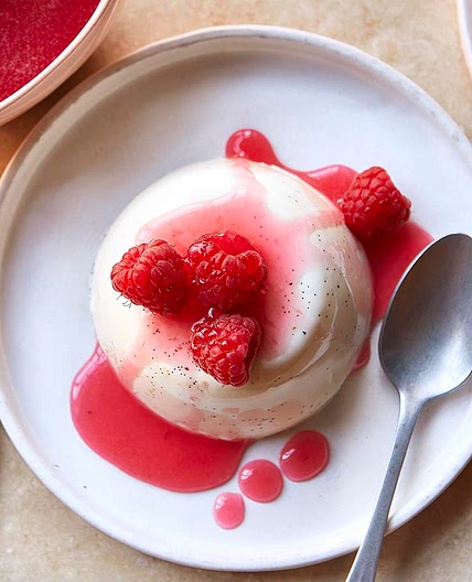 Vanilla panna cotta
