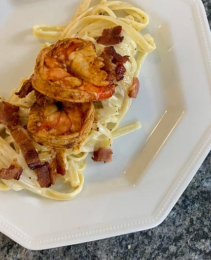 Shrimp Bacon Fettuccine Alfredo Recipe — Cooking with Anadi