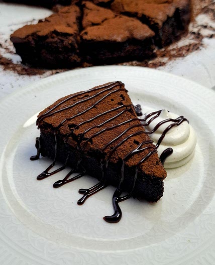Flourless Chocolate Cake (Gluten-Free)