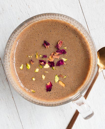 Easy Protein Chai Latte (Date-Sweetened)