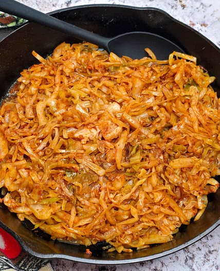 Caramelized Cabbage with Spicy Tomato Sauce