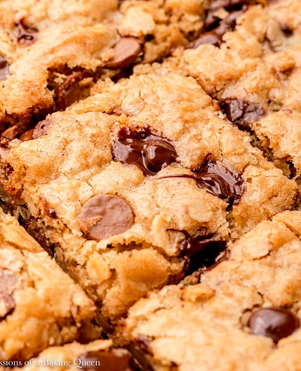 Chewy Oatmeal Chocolate Chip Bars