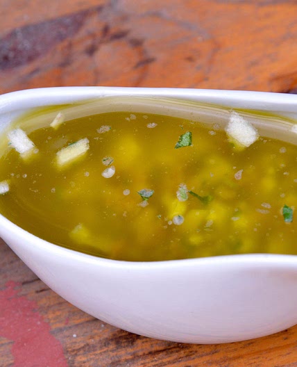 Salsa vinagreta de huevo duro, cebolleta, tomate y perejil