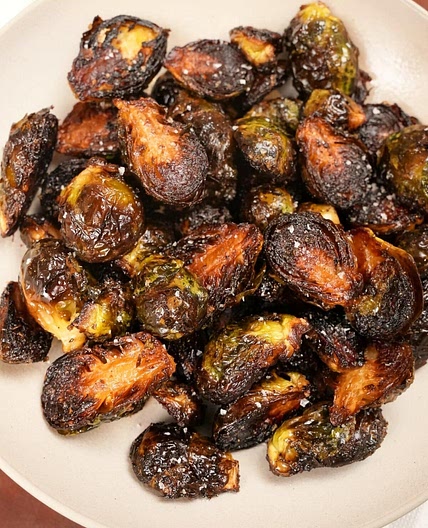 Roasted Brussels Sprouts (SUPER CRISPY)