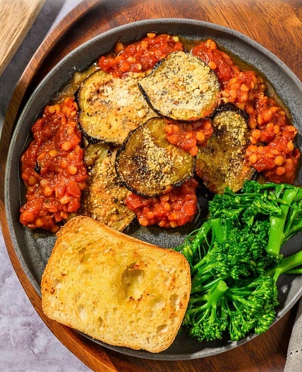 Hearty Aubergine and Lentil Veggie Moussaka
