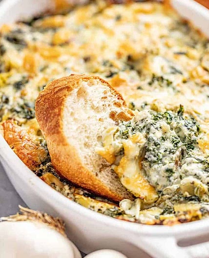 Cheesy Spinach Artichoke Dip