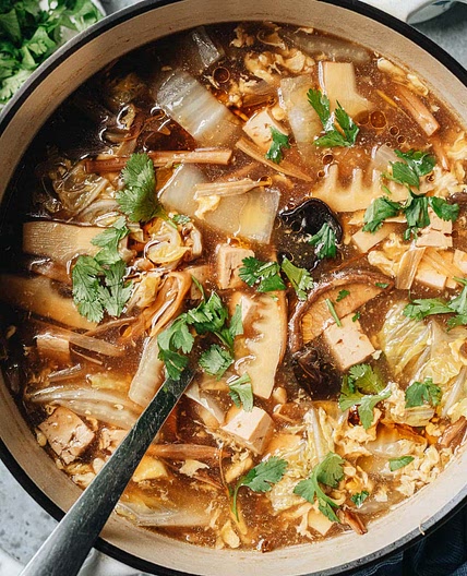 Vegetarian Hot and Sour Soup (素酸辣汤)
