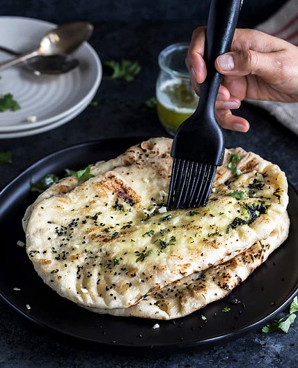 Restaurant Style Garlic Naan