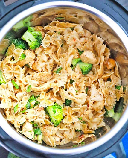 Instant Pot Chicken Broccoli Pasta