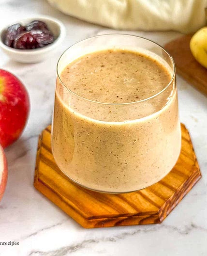 Apple Banana Smoothie with Dates (Naturally Sweet & Creamy)