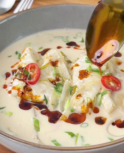 Fish with coconut milk and lime