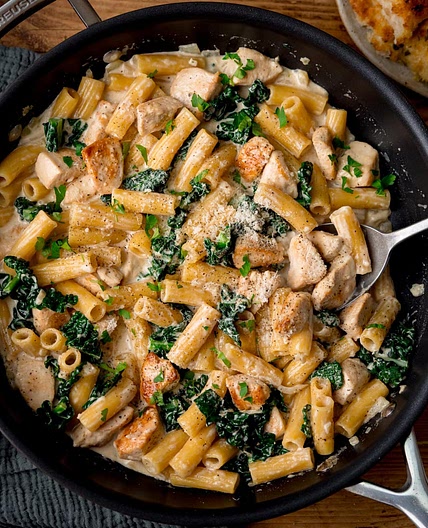 One Pot Rigatoni Alfredo with Chicken Recipe