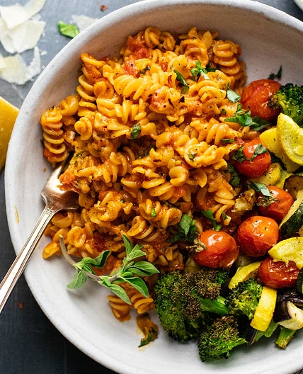 Cheesy Rotini Pasta with Roasted Vegetables