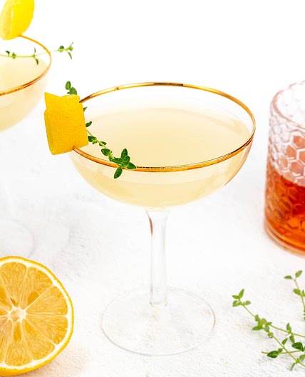 Bee’s Knees Cocktail