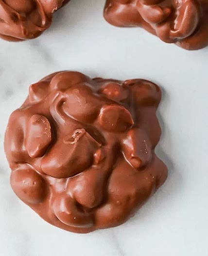 Crock Pot Chocolate Peanut Clusters