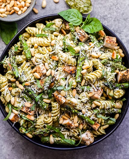 Grilled Chicken and Asparagus Pesto Pasta