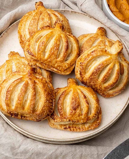 Pumpkin Hand Pies (VIDEO)