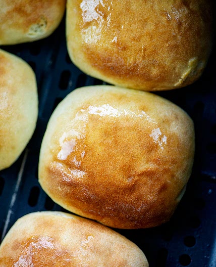 Air Fryer Frozen Dinner Rolls