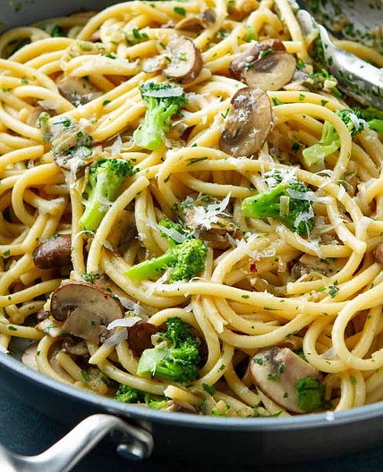 Easy Mushroom Broccoli Pasta